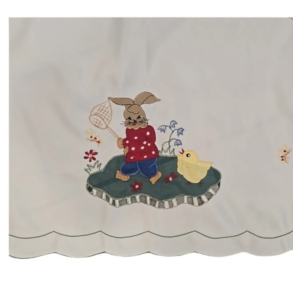 Vintage Easter Bunny Chick Embroidered Tablecloth‎ Scalloped Edge Square 32x32